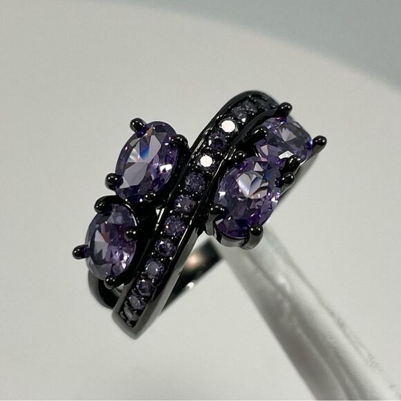 Beautiful Purple Amethyst CZ 18k Hold Plated Gold Gothic Cute Ring Band Sz 10 - Picture 1 of 1